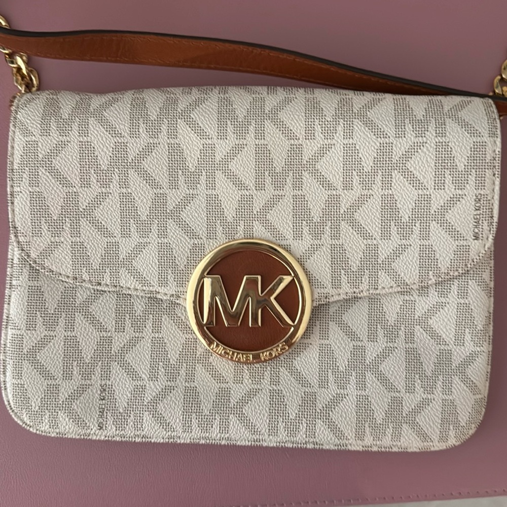 Michael Kors Crossbody Bag in Vanilla Logo MK